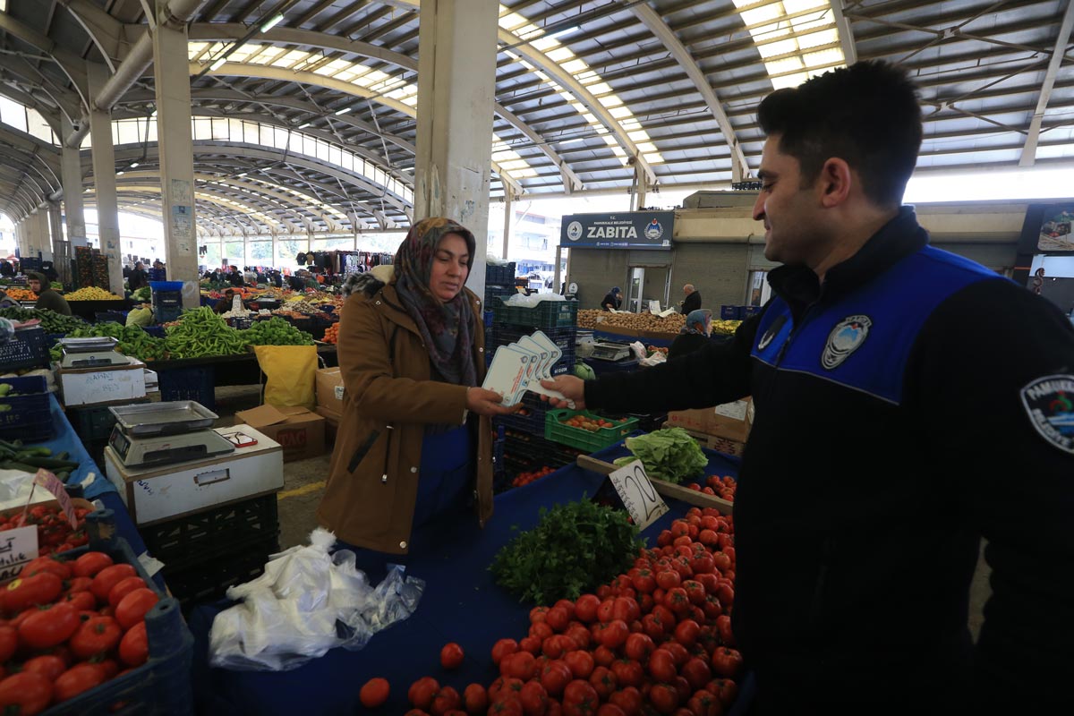 PAMUKKALE’DE PAZARLARDA STANDART FİYAT ETİKETİ DÖNEMİ