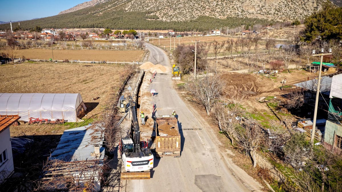 ASBESTLİ BORULAR SÖKÜLÜYOR