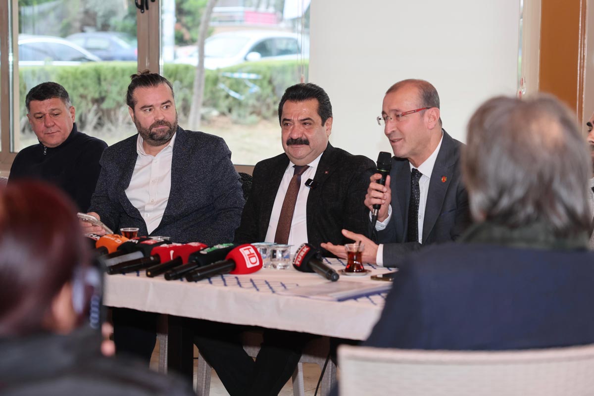 GAZETECİLER DEMOKRASİNİN TEMELİDİR