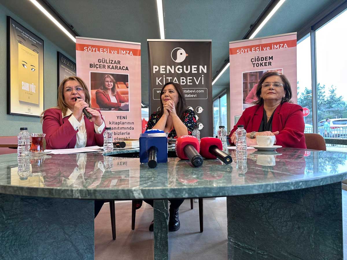 KARACA VE TOKER KİTAPLARINI İMZALADI