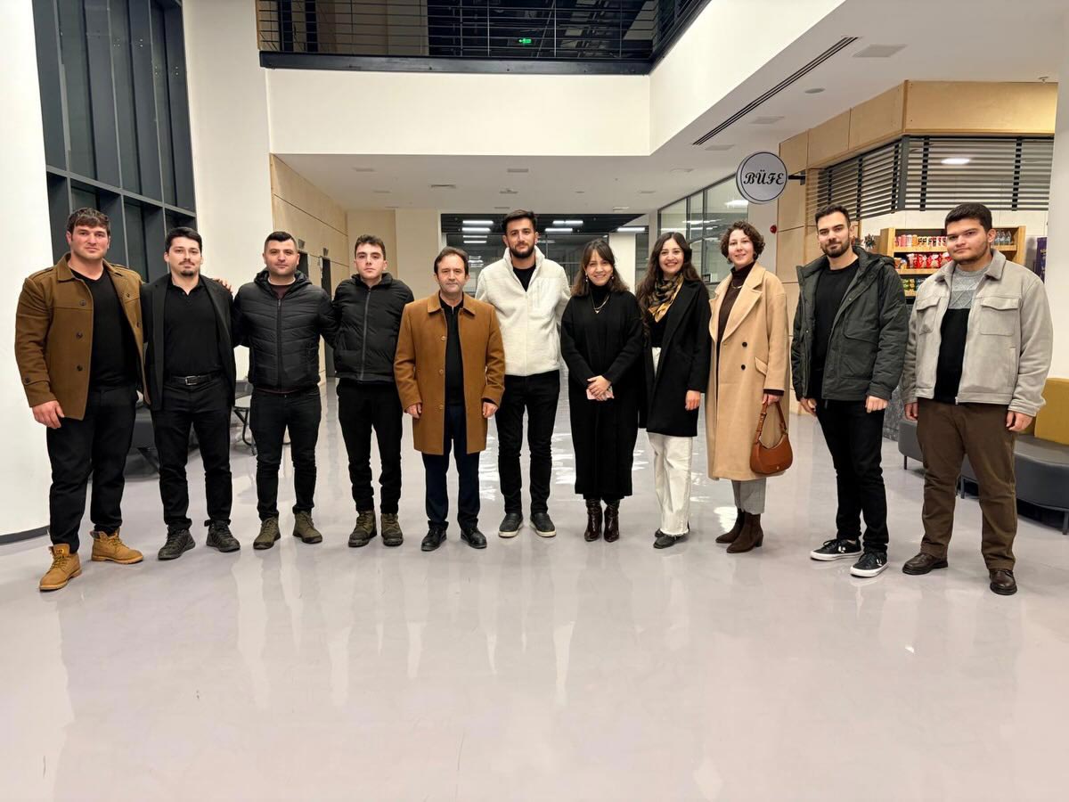 KÜRSÜ YOK,  PROTOKOL YOK!