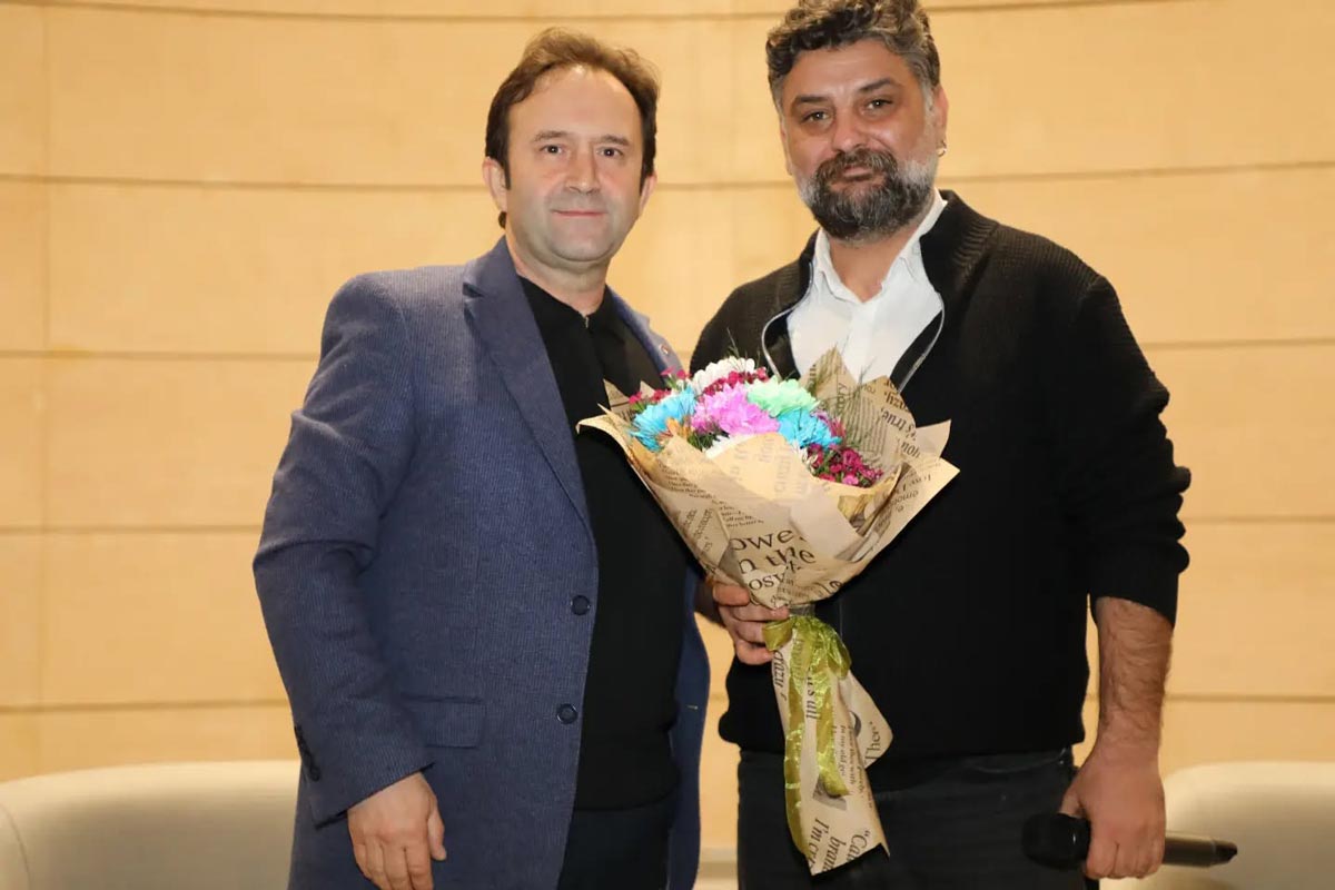 KÜRSÜ YOK,  PROTOKOL YOK!