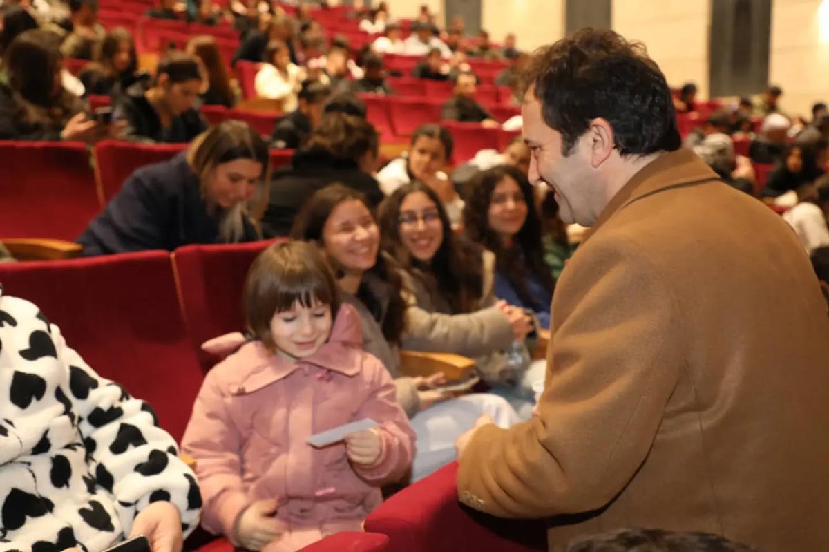 KÜRSÜ YOK,  PROTOKOL YOK!