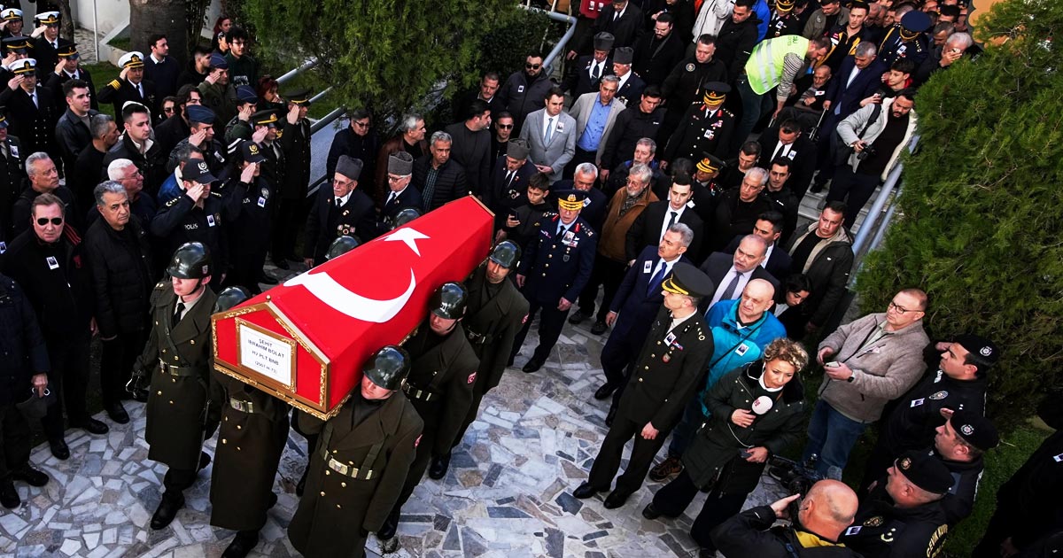 ŞEHİT BİNBAŞI UÇAĞI OTOYOLDAN SON ANDA KURTARMIŞ