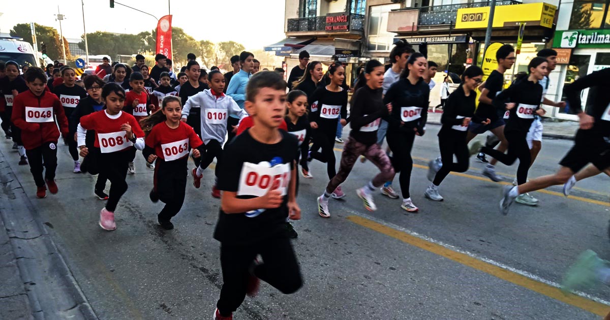 ATATÜRK YOL KOŞUSU’NDA KIYASIYA REKABET