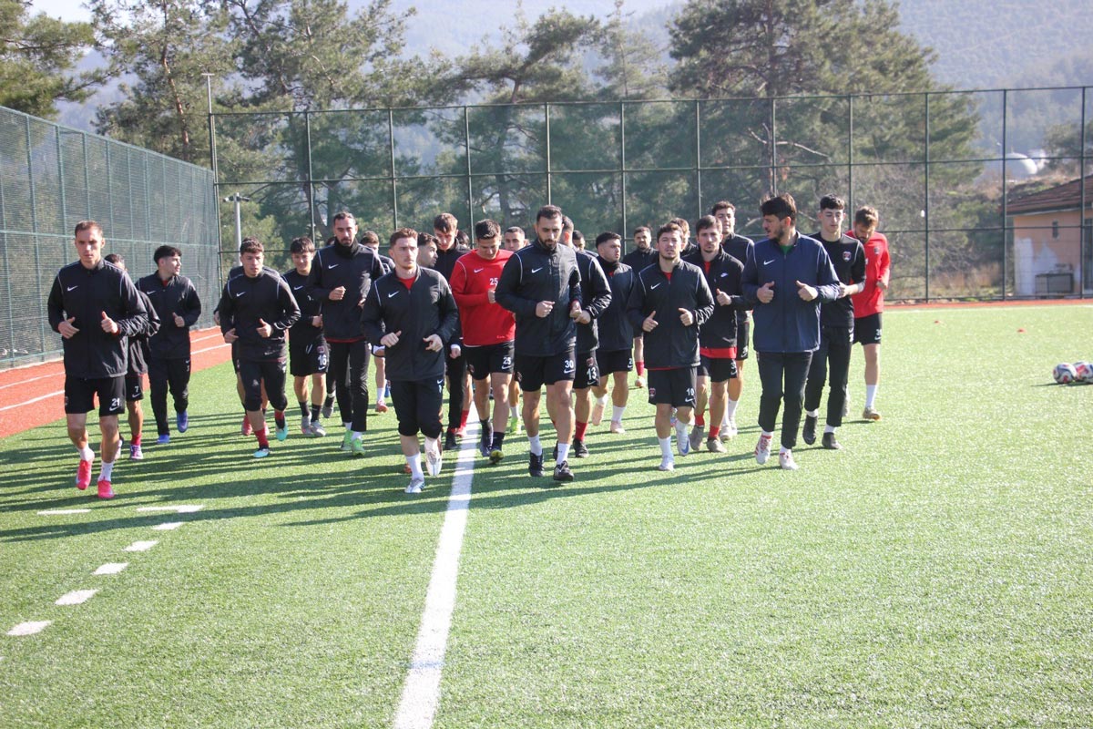 DENİZLİ İDMAN YURDU’NDA AYVALIKGÜCÜ MESAİSİ SÜRÜYOR