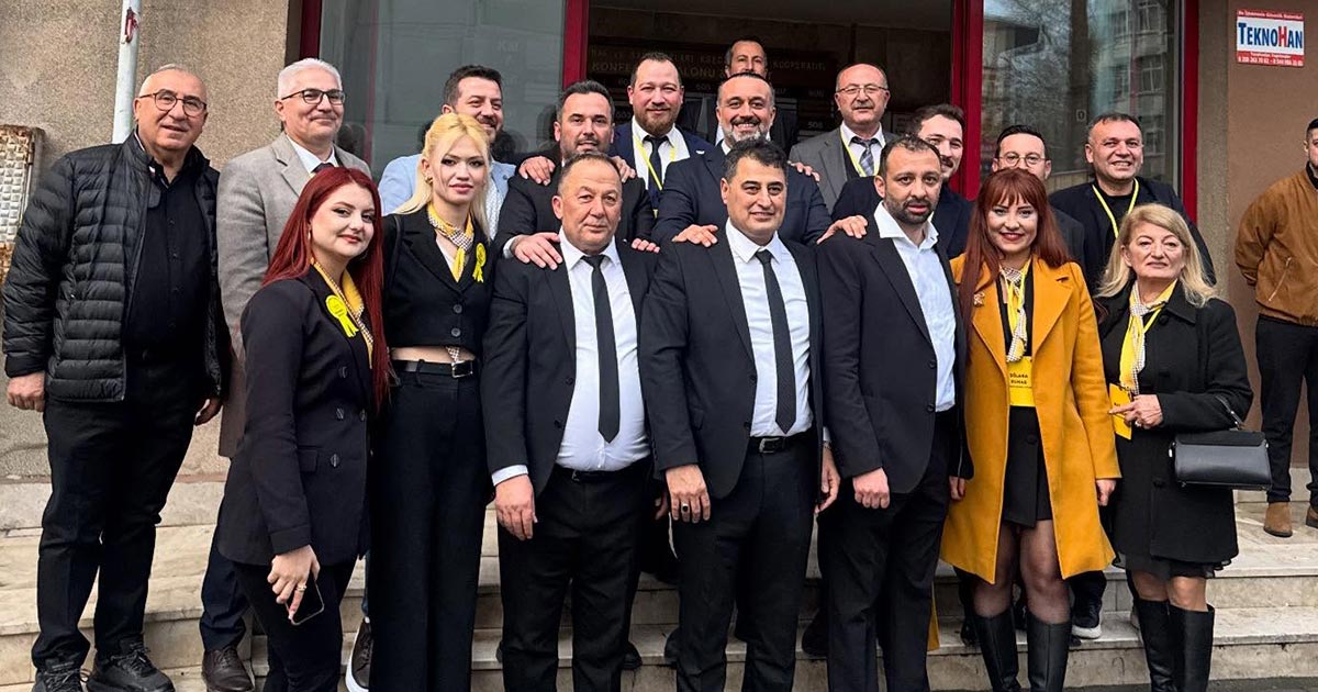 EMLAKÇILAR ODASI’NDA BAYRAK DEĞİŞİMİ