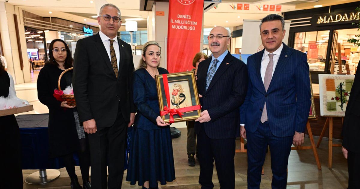 GELENEKSEL SANATLAR SERGİSİ AÇILDI