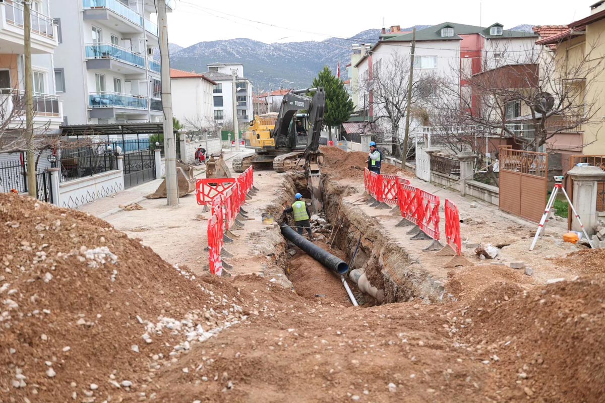 TAVAS’IN ALTYAPISI SİL BAŞTAN