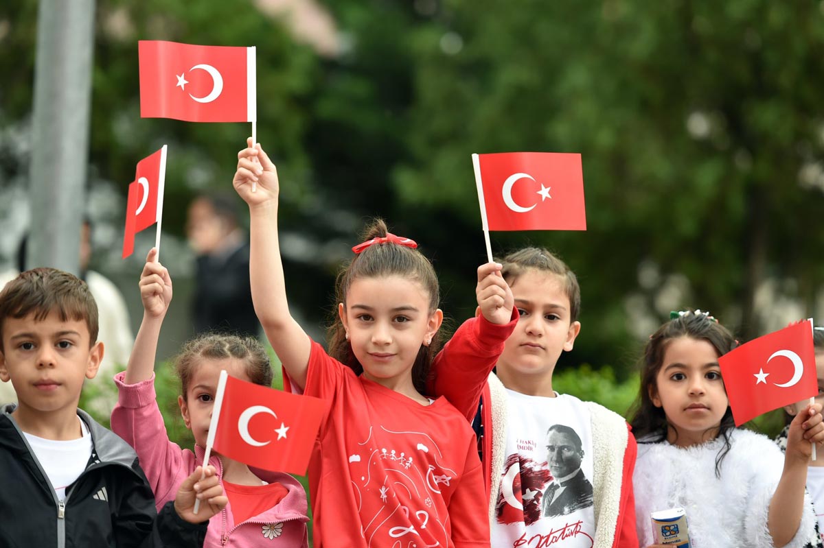 YARIYIL TATİLİNİN ARDINDAN İLK DERS ZİLİ ÇALDI