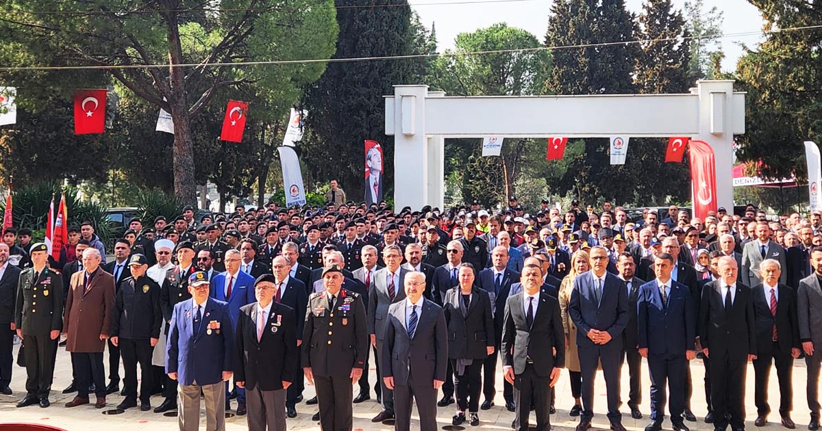 ŞEHİTLİKTE ANMA PROGRAMI DÜZENLENDİ