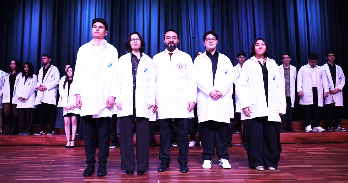 PAÜ’DE 273 TIP ÖĞRENCİSİ BEYAZ ÖNLÜKLERİNİ GİYDİ