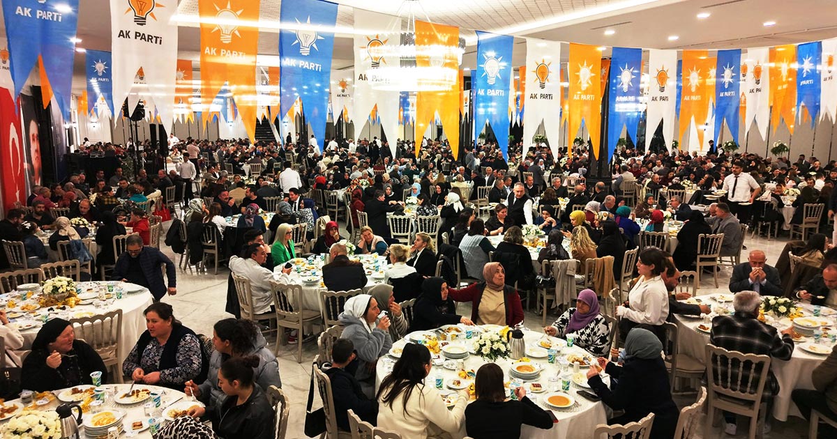 DENİZLİ AK PARTİ TEŞKİLATI VEFA İFTARINDA BULUŞTU