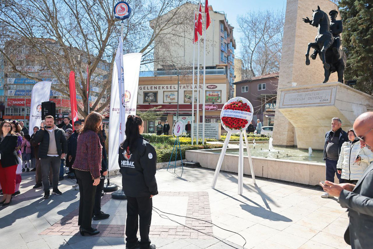 DENİZLİ'DE 8 MART COŞKUSU