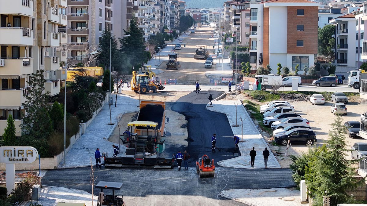 GERZELE’DE SICAK ASFALT SERİMİ BAŞLADI