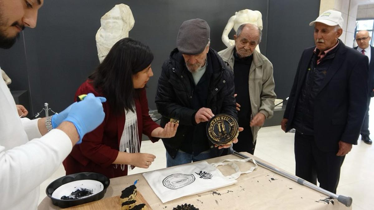 HUZUREVİ SAKİNLERİ İÇİN KÜLTÜR VE TARİH ETKİNLİĞİ