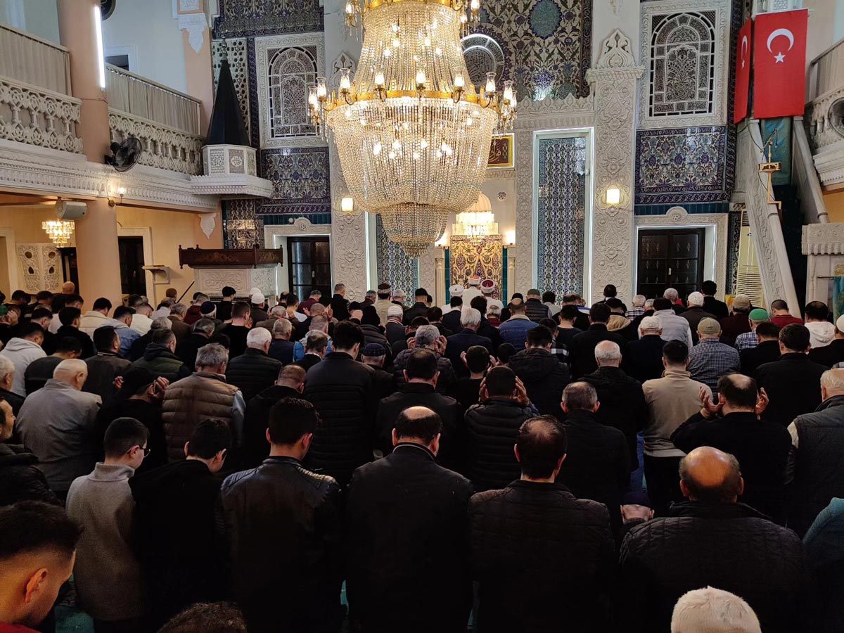 KADİR GECESİ DUALARLA İDRAK EDİLDİ