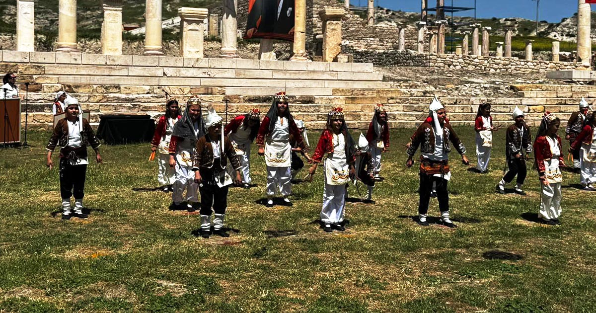 ANTİK KENTTE 23 NİSAN COŞKUSU