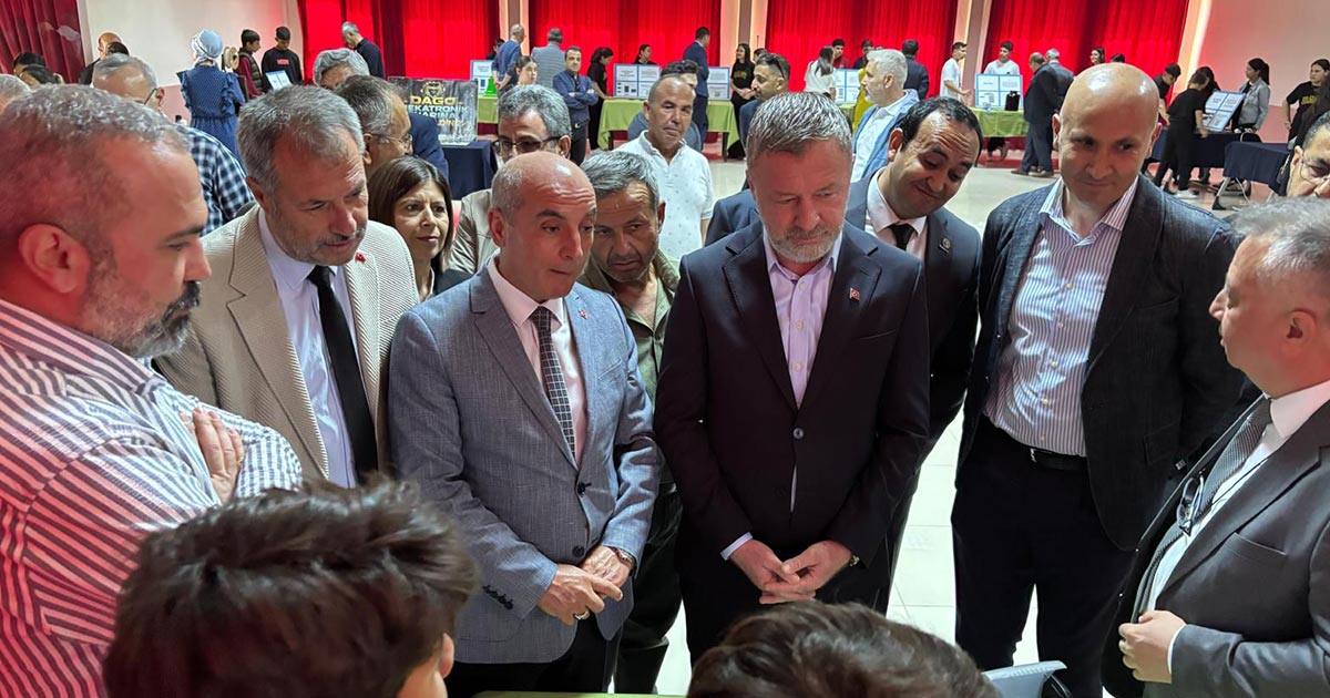 GELECEĞİN MÜHENDİSLERİ PROJELERİNİ SERGİLEDİ