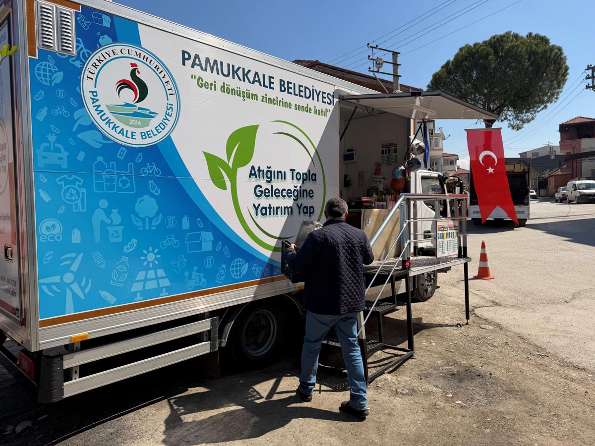 ATIK TOPLAMA ARACI AKHAN’DA