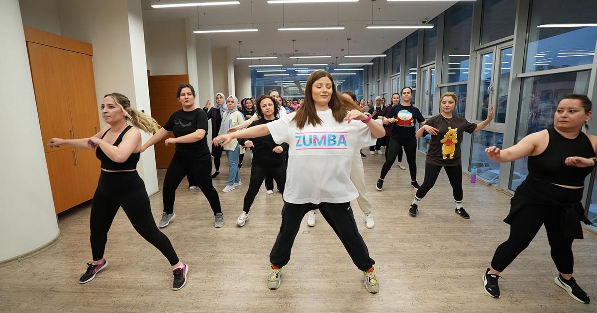 BAĞBAŞI GENÇLİK MERKEZİ KAPILARINI AÇTI