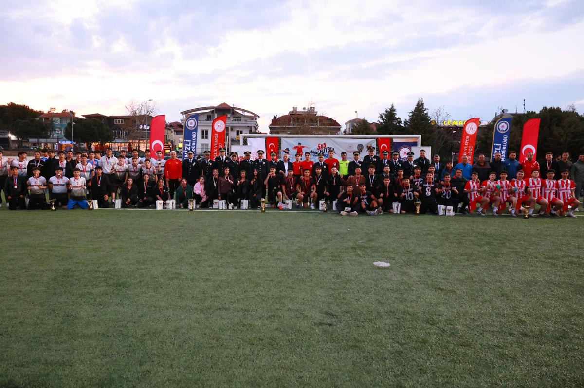 DENİZLİ’DE POLİS HAFTASI FUTBOL TURNUVASI TAMAMLANDI