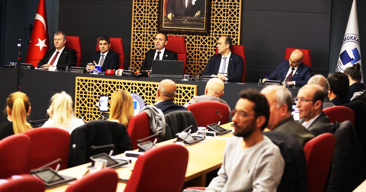 HEDEF İLK 10 ÜNİVERSİTE ARASINA GİRMEK