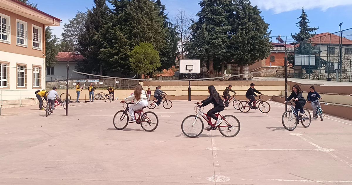 SAZAK’TA BİSİKLETLER YENİDEN YOLLARDA