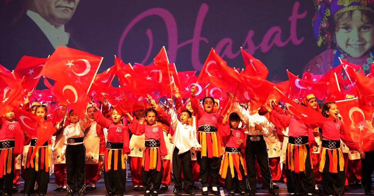 MİNİKLERDEN HASAT GÖSTERİSİ 