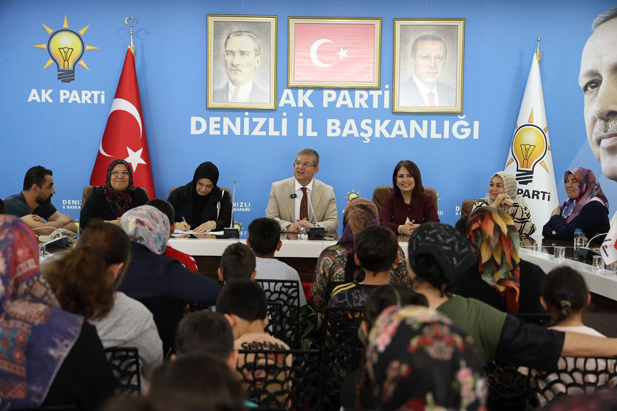 AK PARTİ İL BAŞKANLIĞI’NDA ÇOCUKLARIN BAYRAM COŞKUSU