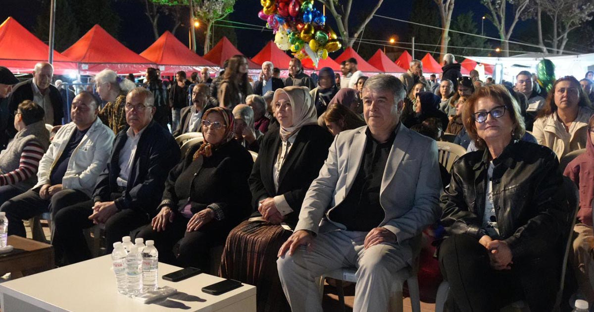 ÇARDAK'TA 19 MAYIS COŞKUSU MAHPERİ KONSERİ İLE KUTLANDI