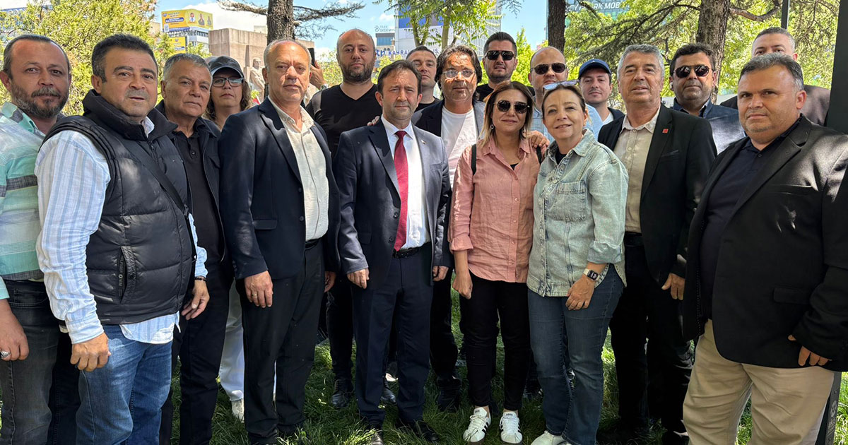ÖZEL'LE BAYRAMLAŞIP ANITKABİR'E YÜRÜDÜLER