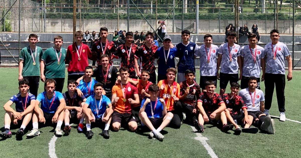 TAVAS VE SERİNHİSAR'DA 19 MAYIS COŞKUSU