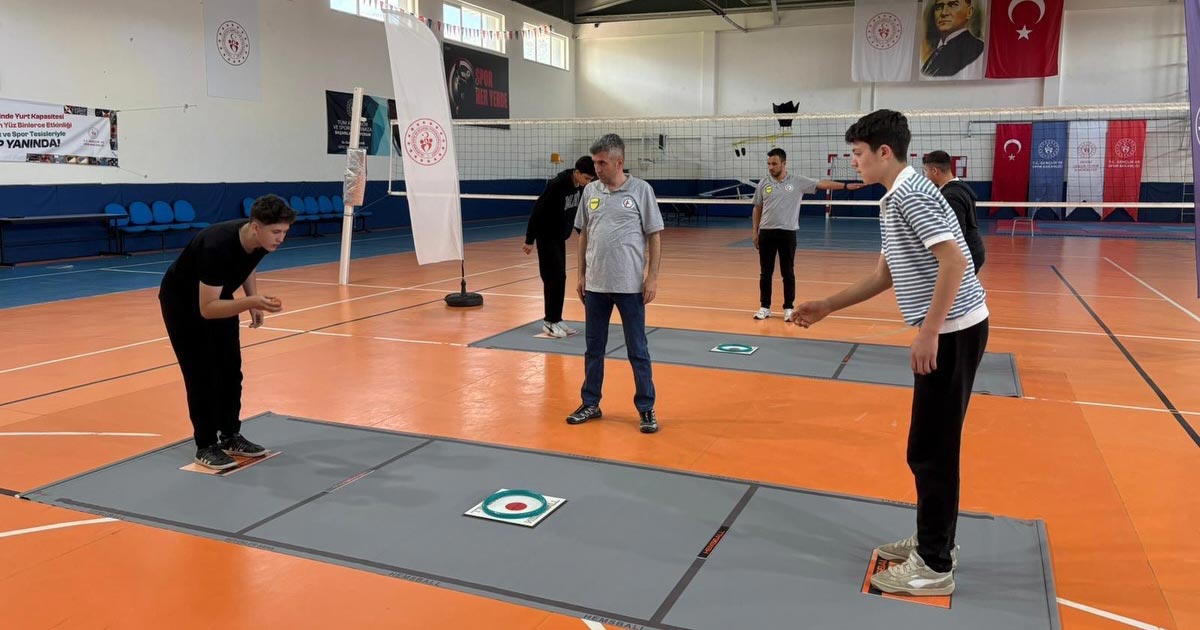 TAVAS VE SERİNHİSAR'DA 19 MAYIS COŞKUSU