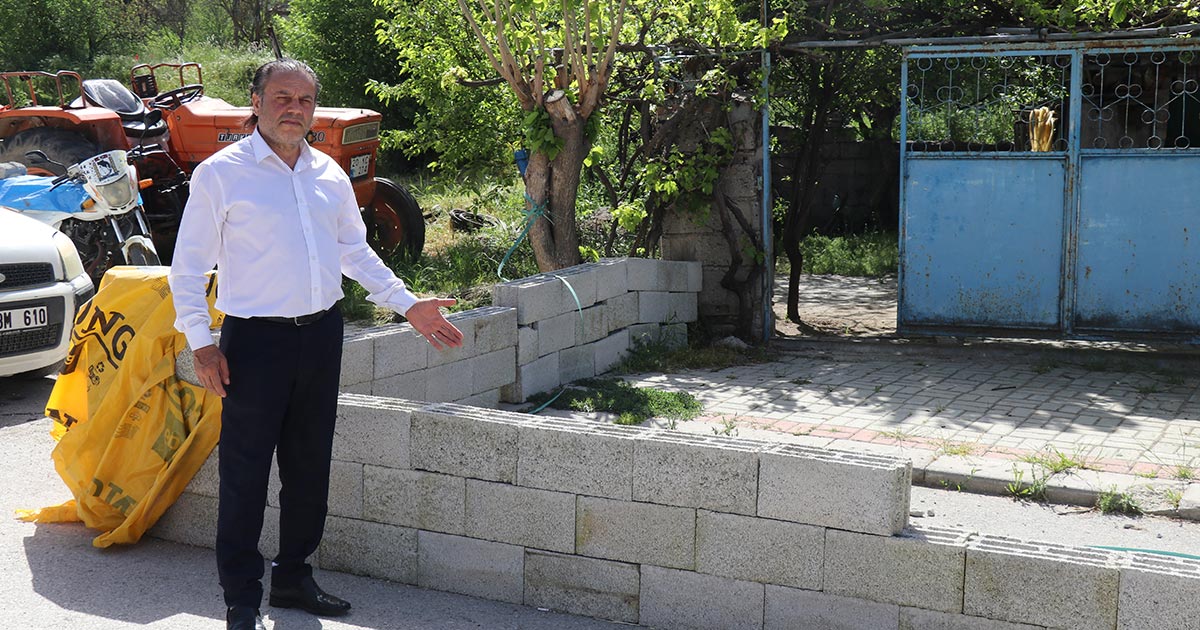 YOLU KAPATTI