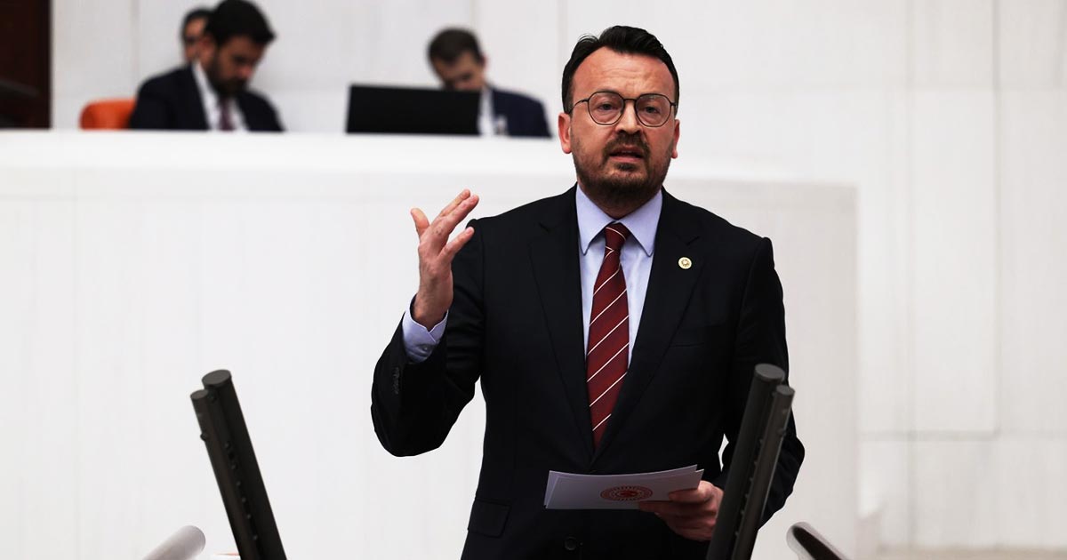 ARPACI: ESERİNİZLE ÖVÜNÜYOR MUSUNUZ?