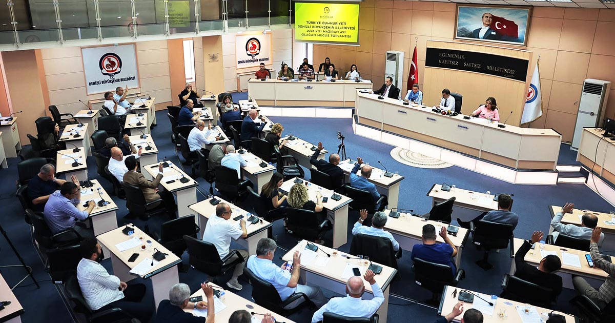 ÇAVUŞOĞLU'DAN YENİ İDDİALAR: "ESKİLER ÇÖZÜLMEYE BAŞLADI"