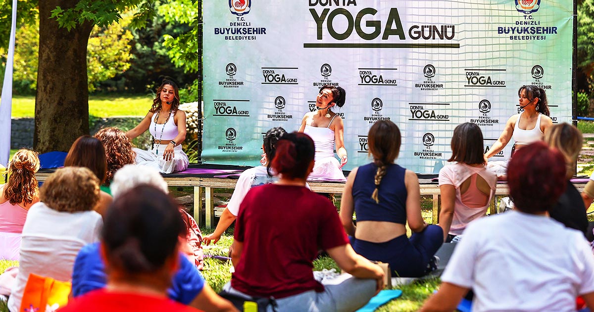 ÇAMLIK’TA YOGA GÜNÜ