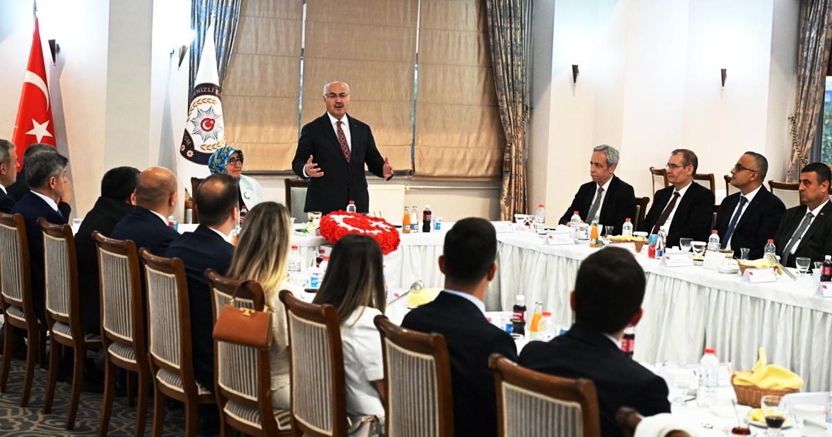 MÜLKİ İDARE AMİRLERİNE VEDA YEMEĞİ