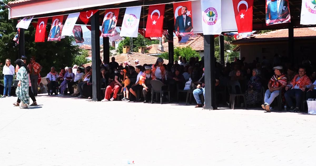 BİNLERCE YÖRÜK YAZIR’DA BULUŞTU