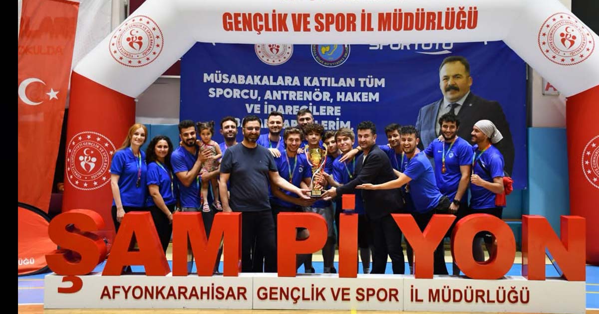 DENİZLİ TAKIMLARI KUPALARI TOPLADI