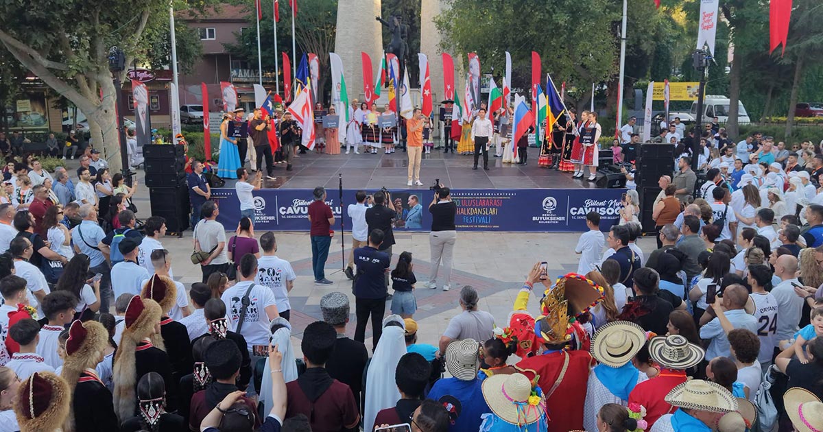 HALK DANSLARI FESTİVALİ BAŞLADI