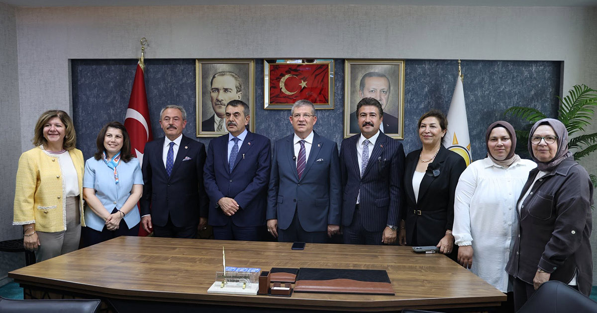 MECLİSTE TOPLANIP DEDİKODU YAPIYORLAR