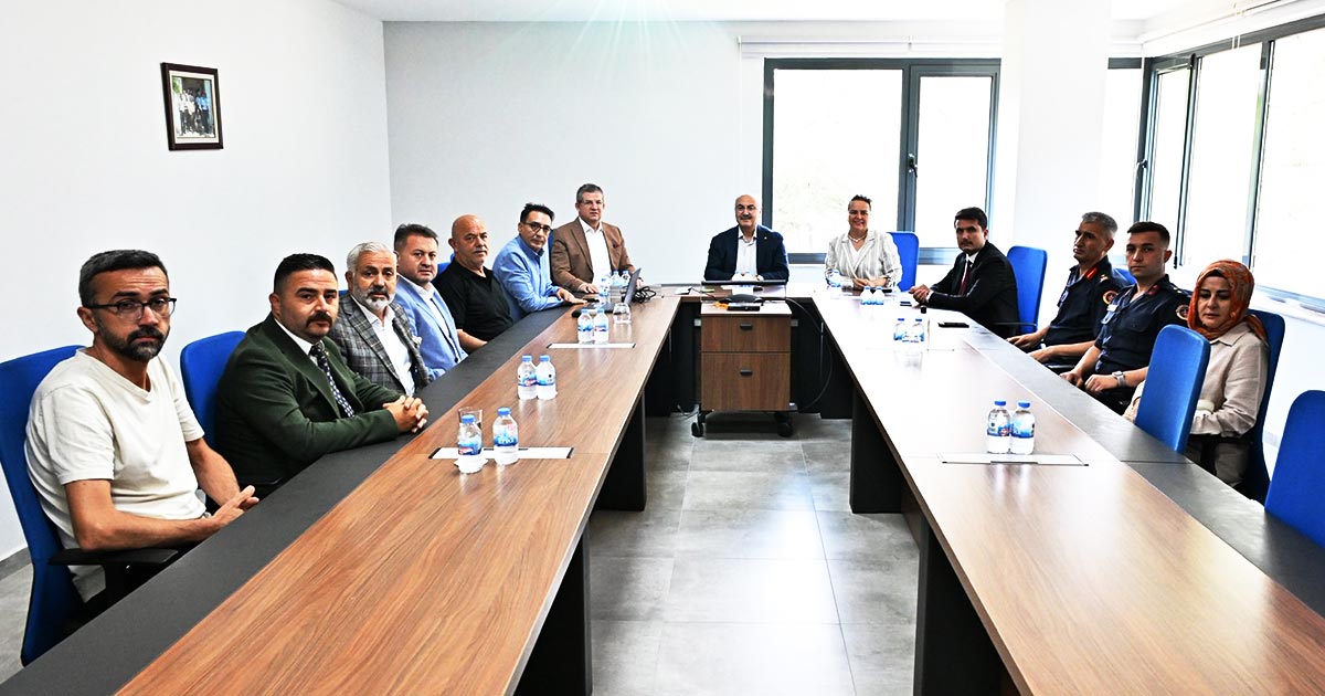 DEV ÇİFTLİKTE GÜNLÜK 210 TON SÜT ÜRETİLİYOR