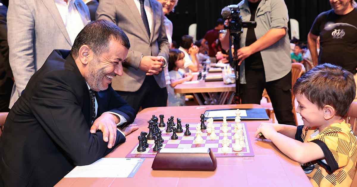 1,4 MİLYON LİRA ÖDÜLLÜ SATRANÇ TURNUVASI