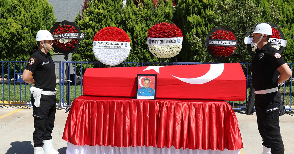 ŞEHİT POLİS MEMURUNA DUYGU DOLU VEDA