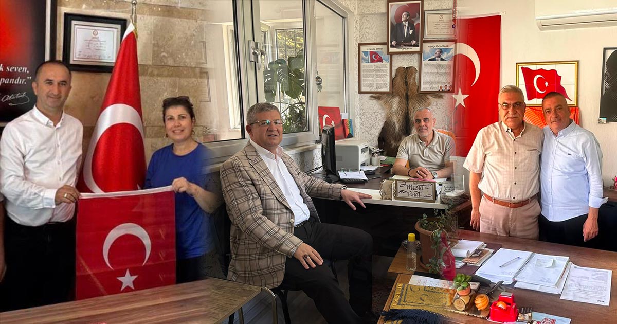 AK PARTİ YÖNETİMİ MUHTARLARI MARKAJA ALDI