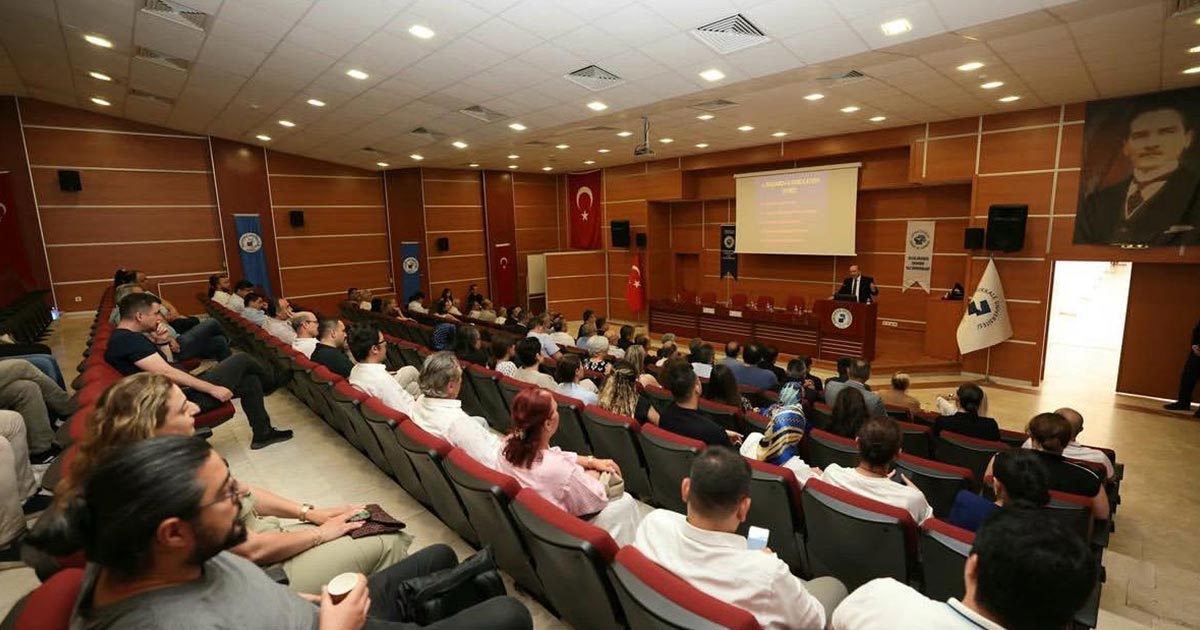 PAÜ'DE BİLİMSEL ARAŞTIRMA ETİĞİ KONUŞULDU