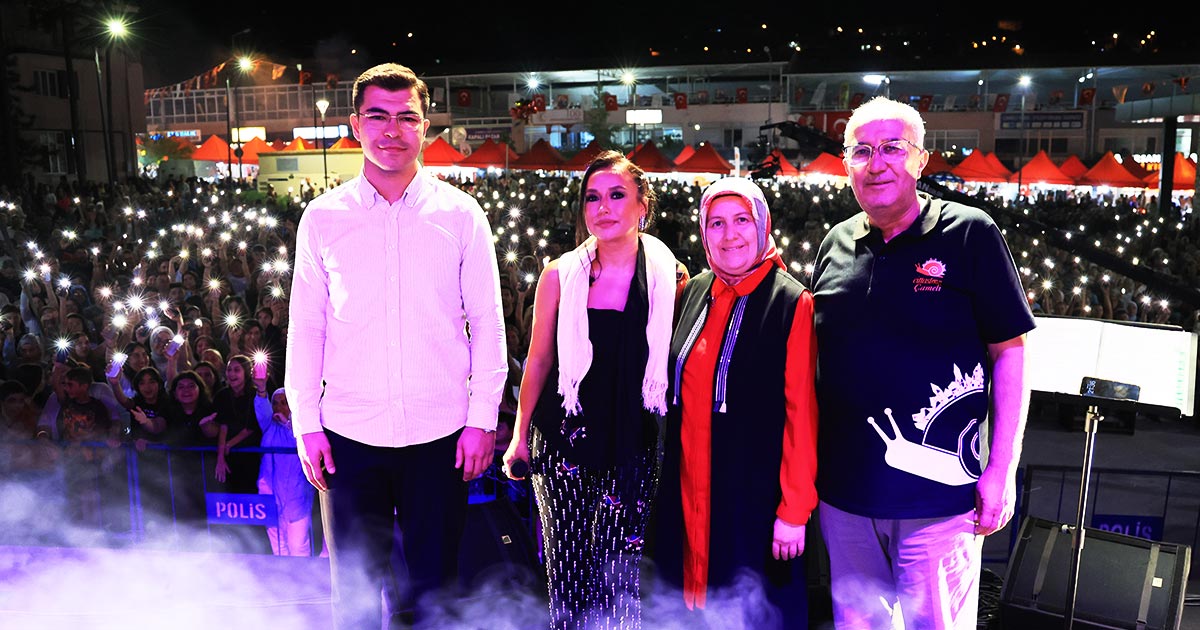 FESTİVALE GÖRKEMLİ FİNAL