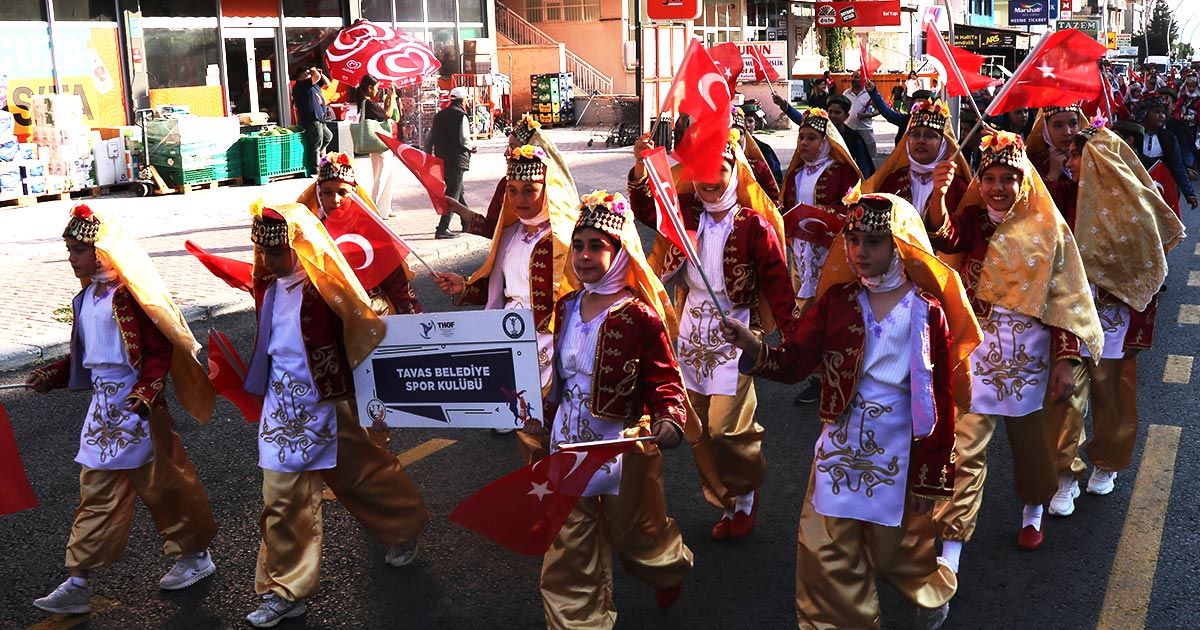 TAVAS ZEYBEĞİ FESTİVALE DAMGA VURDU